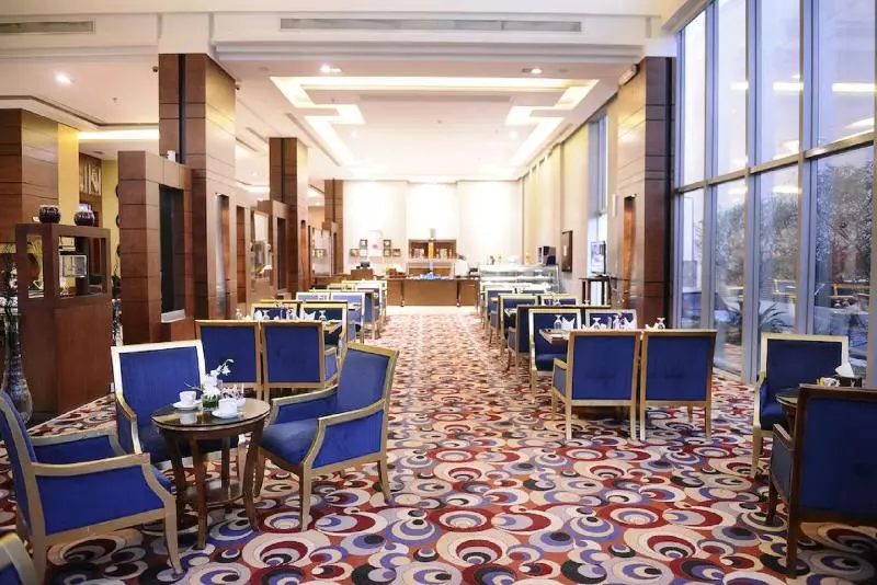 Hôtel Qaser Al Hamra By Warwick