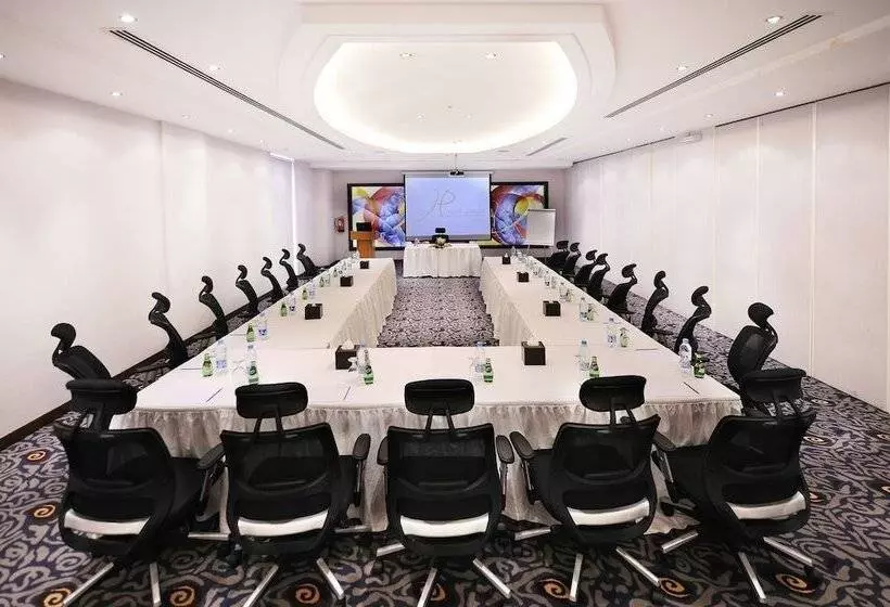 Hôtel Qaser Al Hamra By Warwick