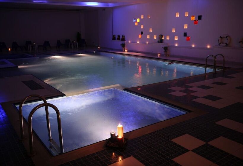 בית מלון כפרי Qaser Al Hamra By Warwick