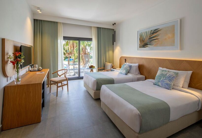 هتل Amphoras Beach Ultra All Inclusive