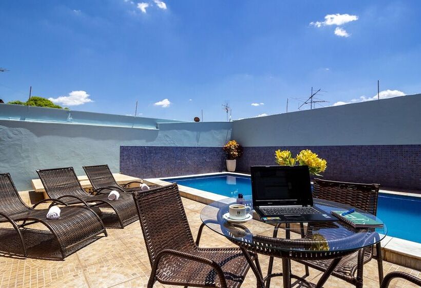 Отель Dan Inn Barretos