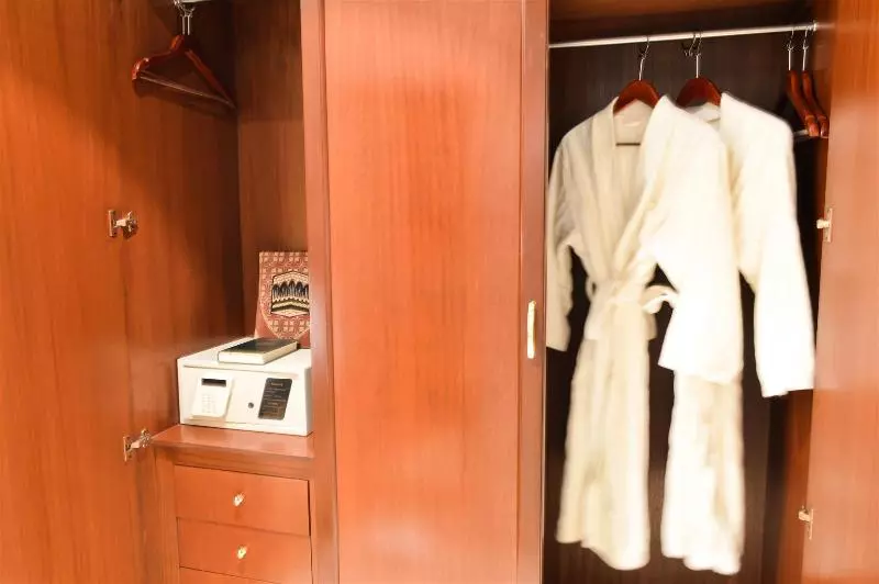 Executives Hotel Azizia