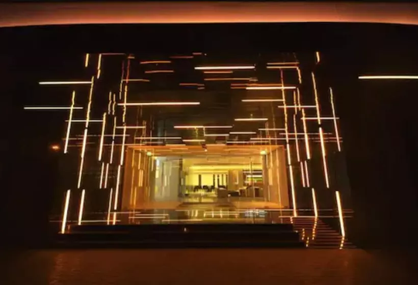 Отель Hues Boutique