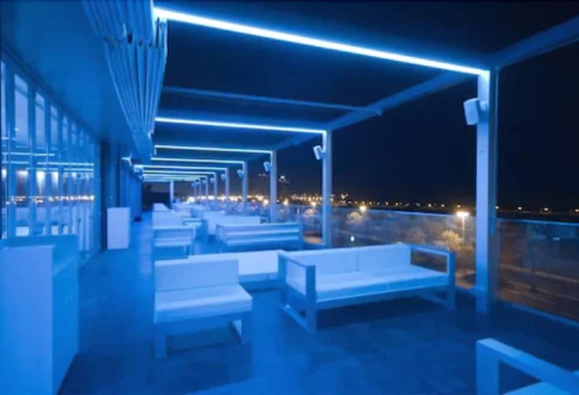 هتل Hues Boutique