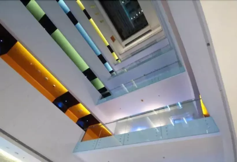 Отель Hues Boutique