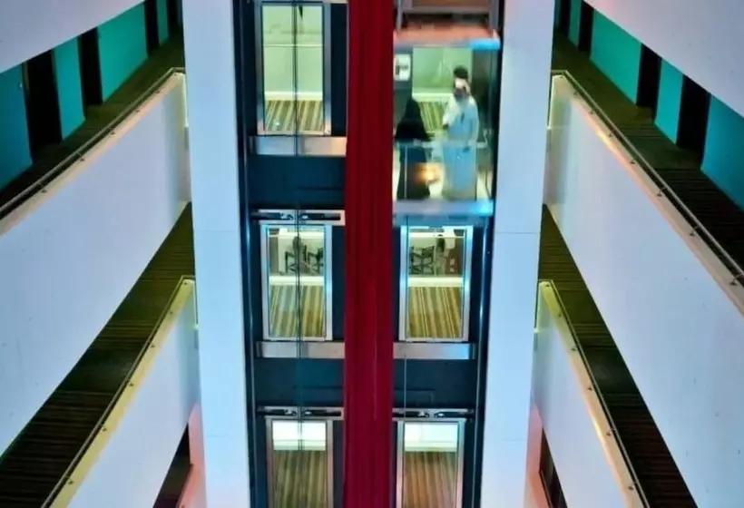 Отель Hues Boutique