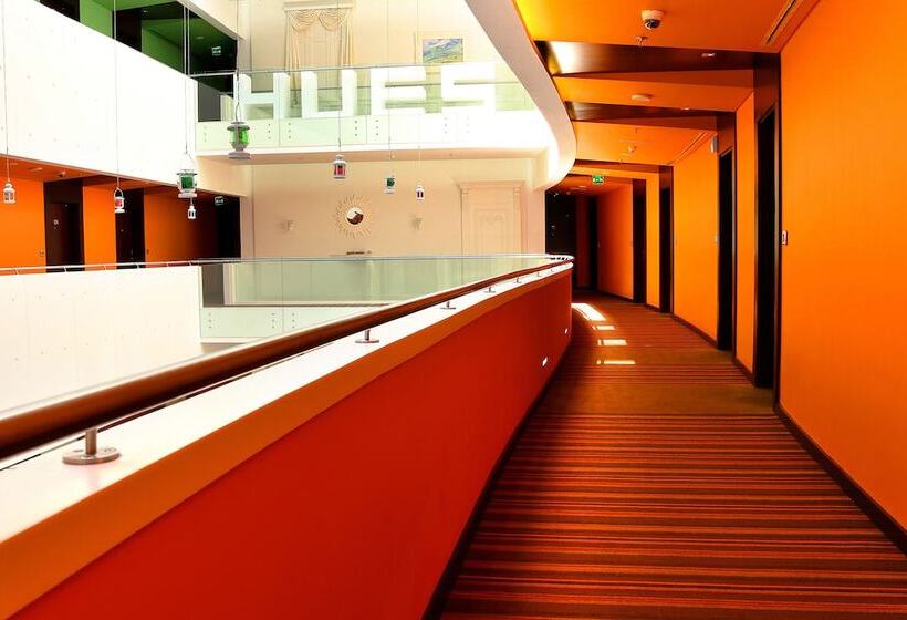 هتل Hues Boutique