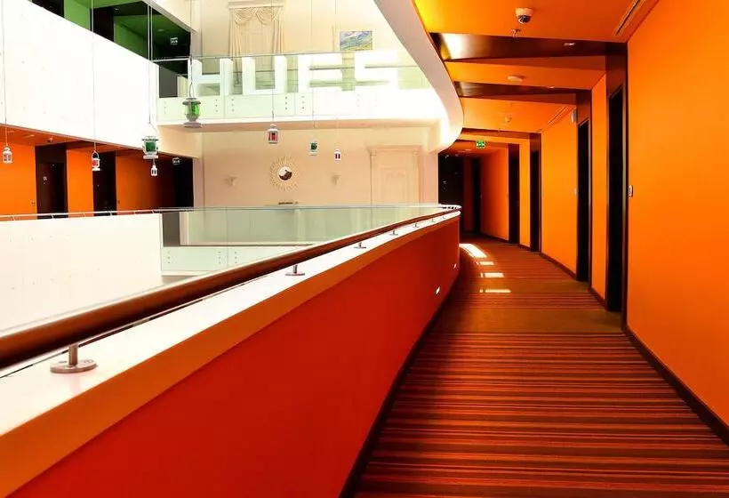 Отель Hues Boutique