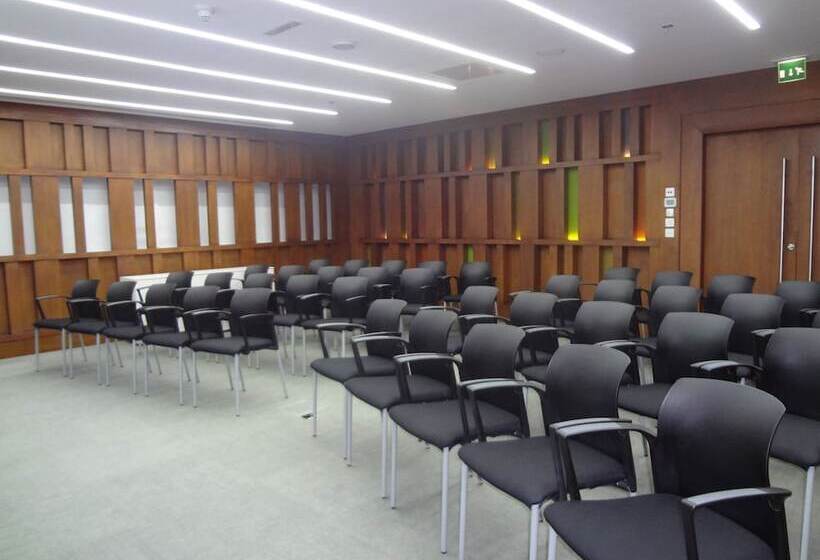 هتل Hues Boutique