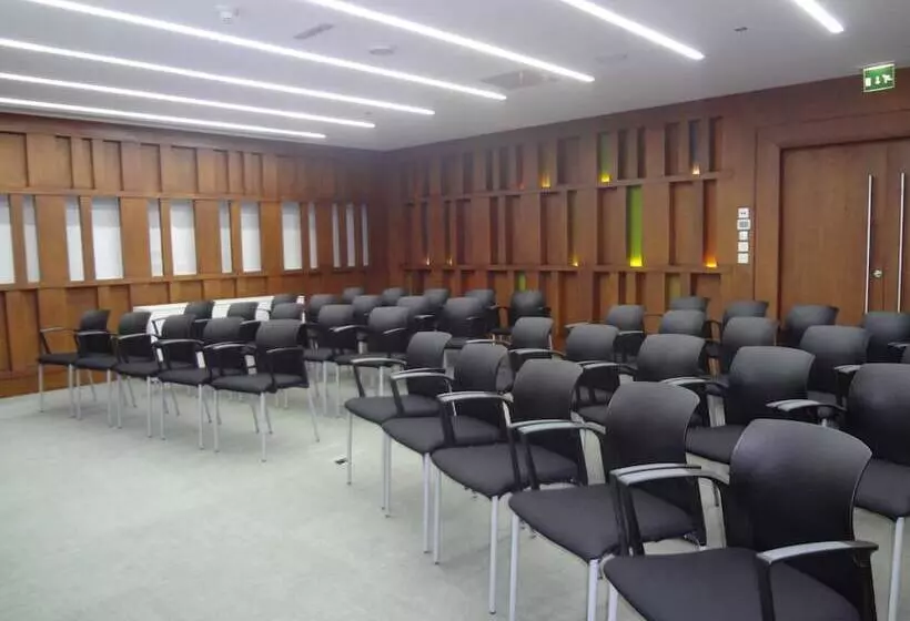 Отель Hues Boutique