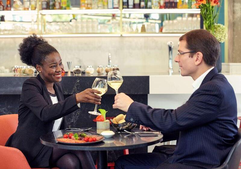 בית מלון כפרי Mercure Paris Saintouen