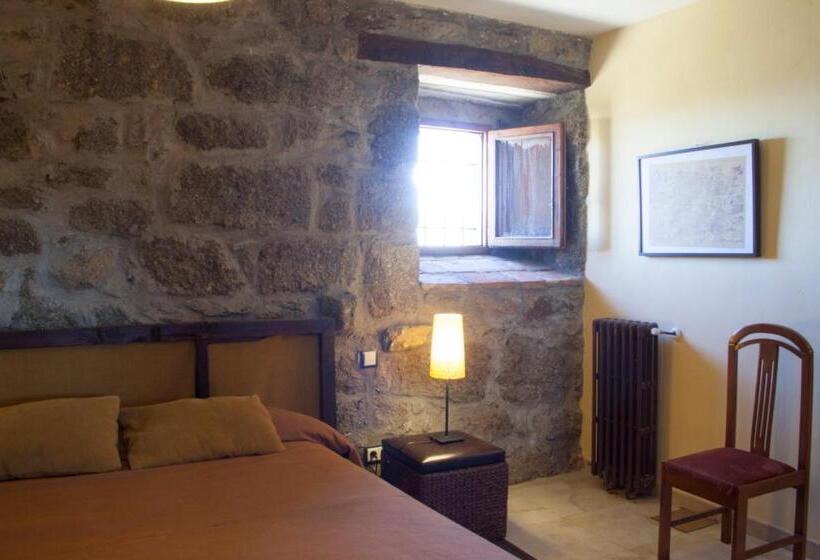 فندق ريفى Posada Palacio Manjabalago