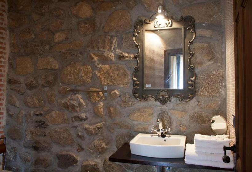 فندق ريفى Posada Palacio Manjabalago