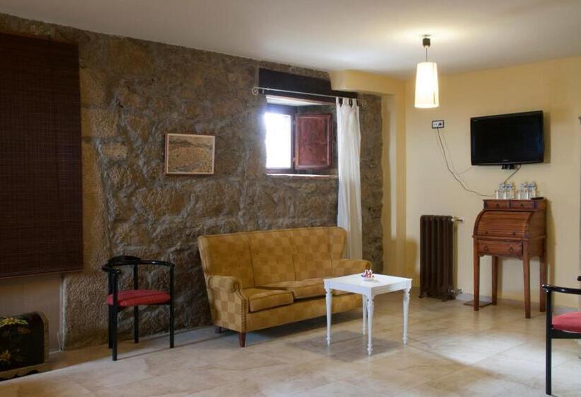 فندق ريفى Posada Palacio Manjabalago