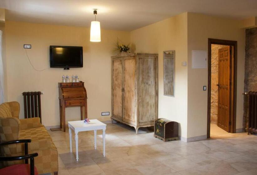 فندق ريفى Posada Palacio Manjabalago