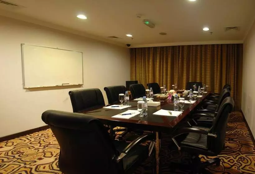 ホテル Sharjah Palace