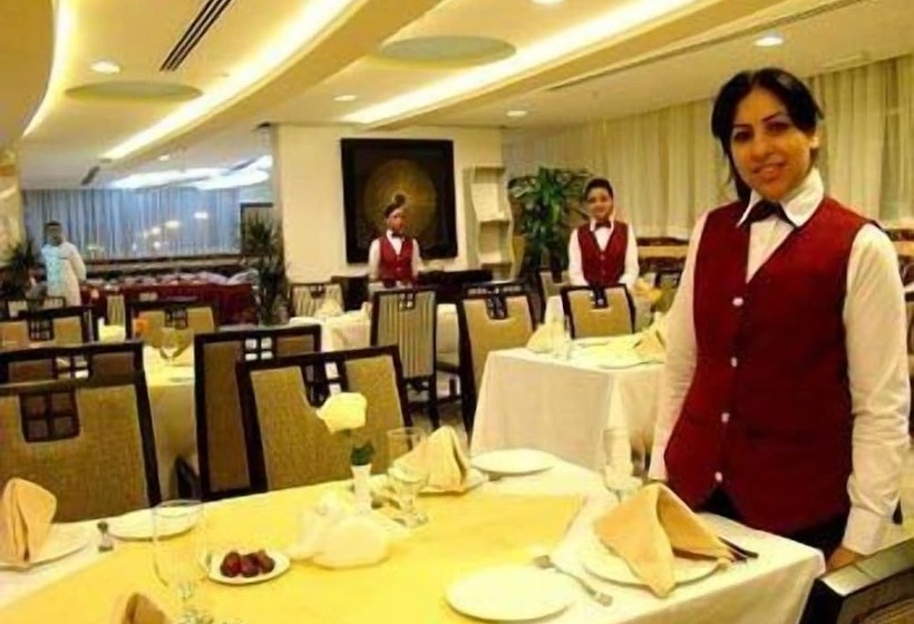 ホテル Sharjah Palace