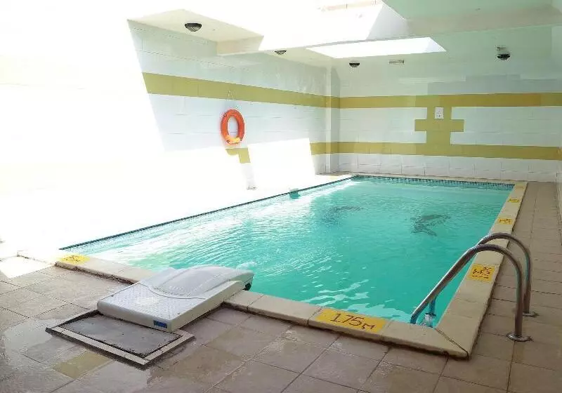 ホテル Sharjah Palace