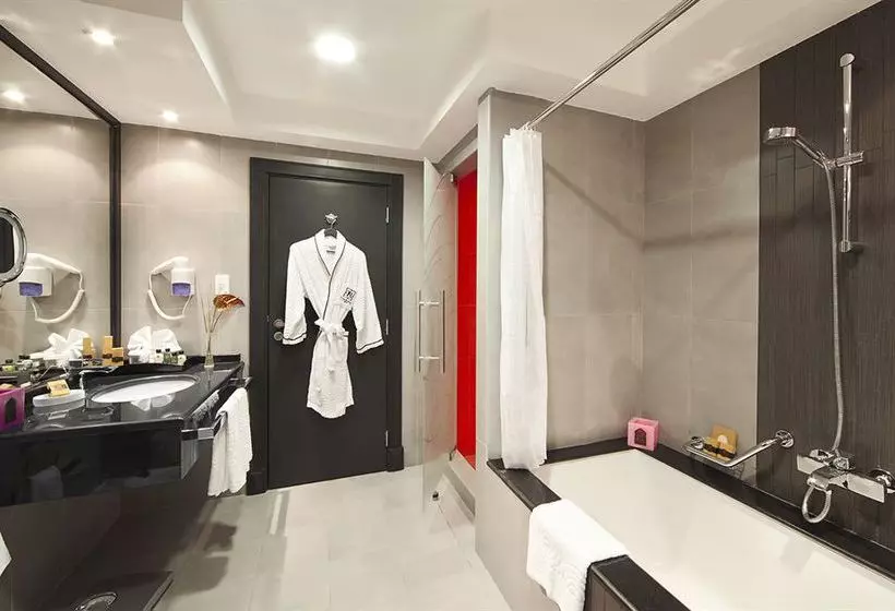 Hotel Swiss Corniche