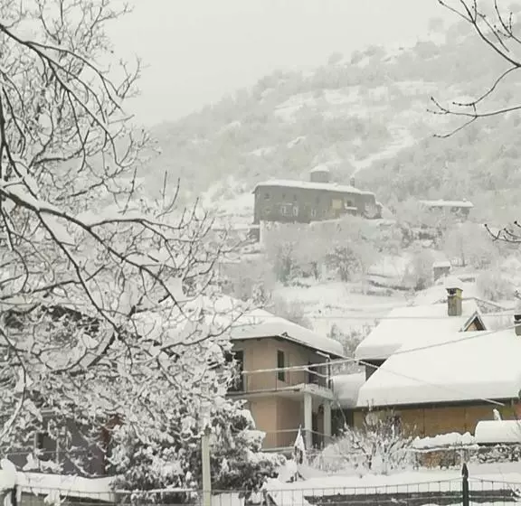 Aamiaismajoitus (B&B) Le Joli Rosier