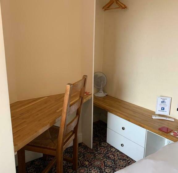 ペンション Bouvrie Guest House