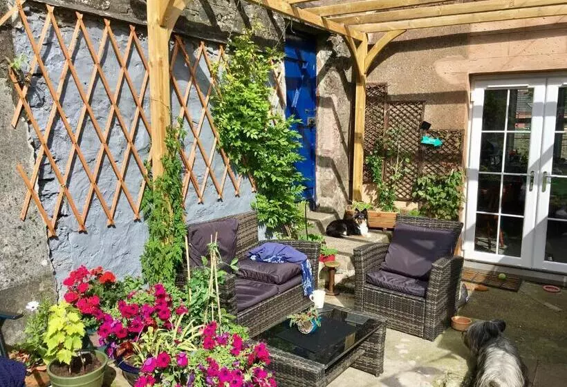 ベッドアンドブレックファースト Alpine Cottage