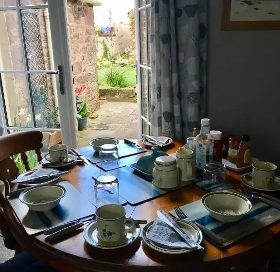 ベッドアンドブレックファースト Alpine Cottage