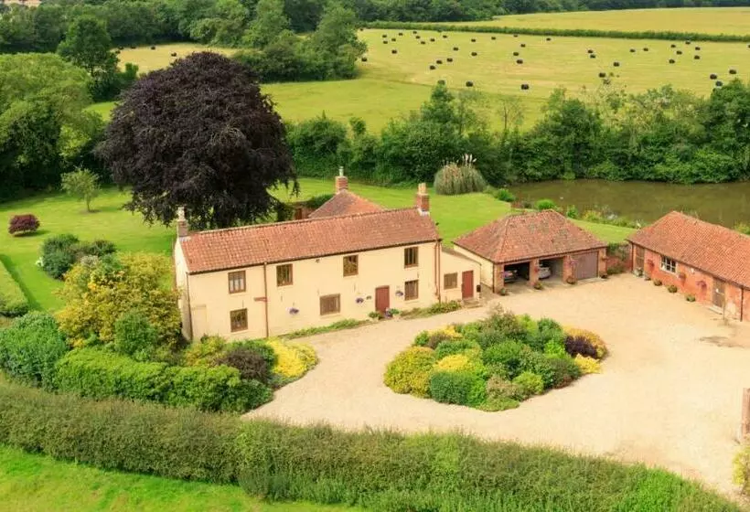 Aamiaismajoitus (B&B) Wood Farm Kerdiston