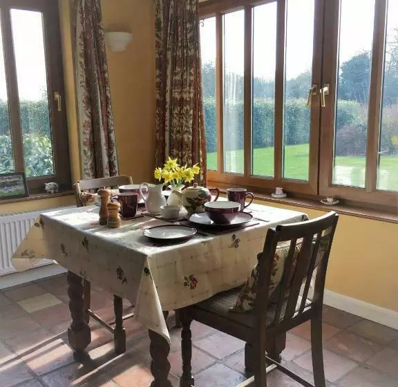 Aamiaismajoitus (B&B) Wood Farm Kerdiston