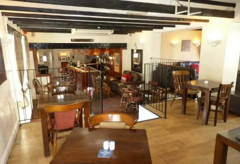 Hotelli The Poachers Inn