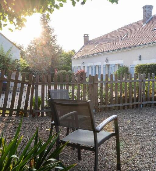 مبيت وإفطار Le Clos De La Rousselière B And B