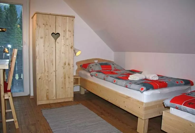 پانسیون Apartments And Rooms Cerkovnik
