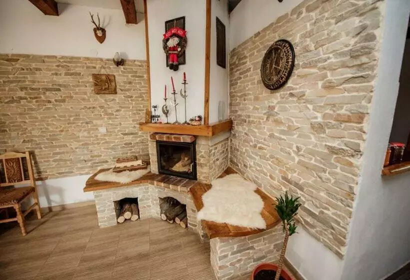 Majatalo Casa Cristalul Muntilor