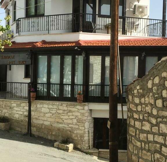פנסיון Xenios Guesthouse