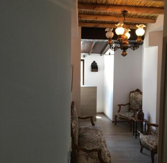 פנסיון Xenios Guesthouse