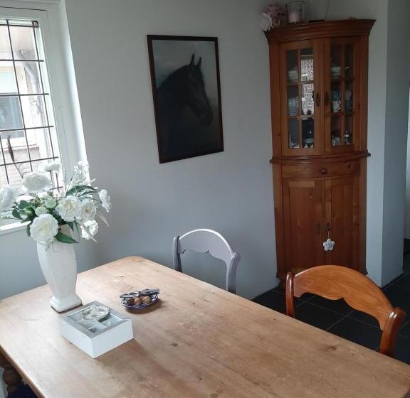 مبيت وإفطار Bed En Boterham