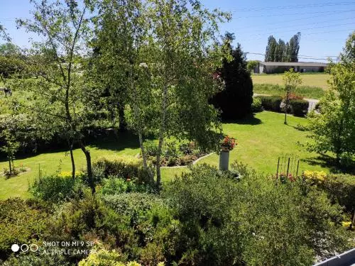 Aamiaismajoitus (B&B) Les Chambres Des Badious