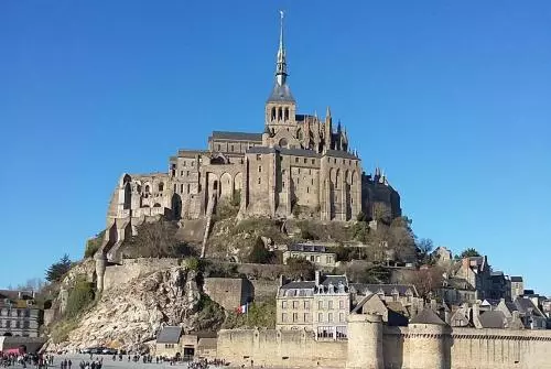 Aamiaismajoitus (B&B) Les Chambres Des Badious