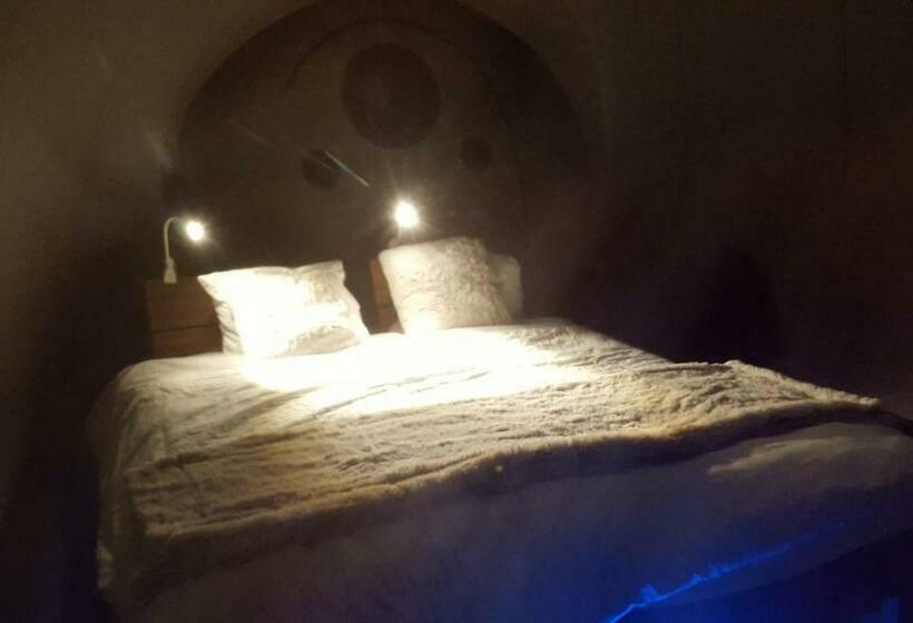 تختخواب و صبحانه Pepinsphair