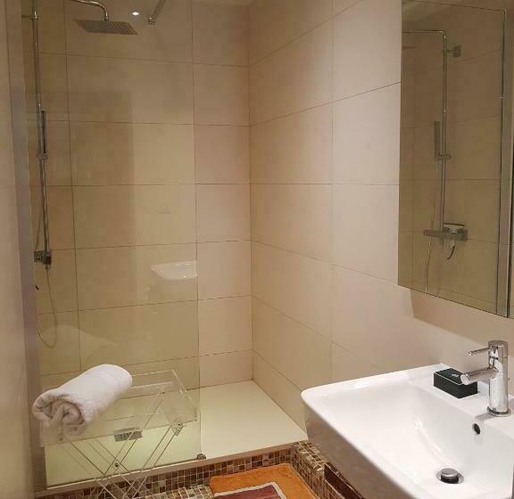 צימר Le Fortuny 3 Suites, 2 Apparts, 1 Chambre Proche Tram Ligne Aéroport Et Parking Gratuit