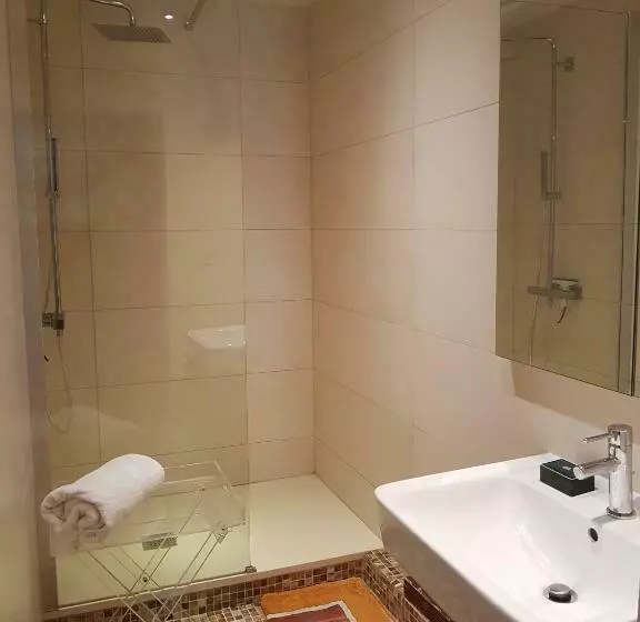 Aamiaismajoitus (B&B) Le Fortuny   3 Suites, 2 Apparts, 1 Chambre   Proche Tram Ligne Aéroport Et Parking Gratuit