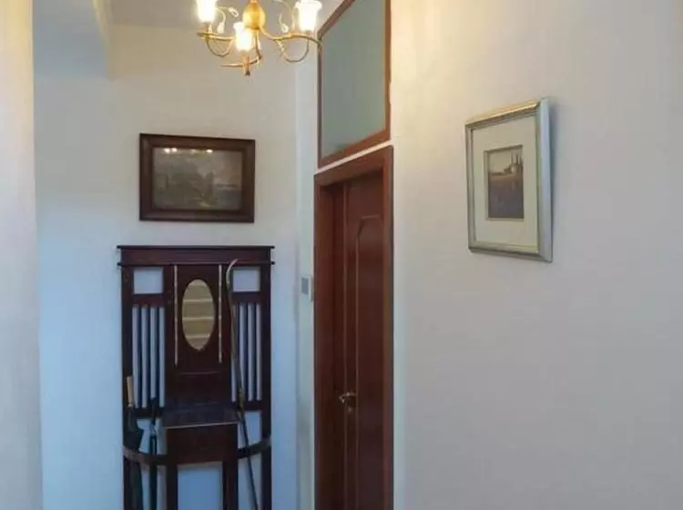 Aamiaismajoitus (B&B) Villa 2 Fields