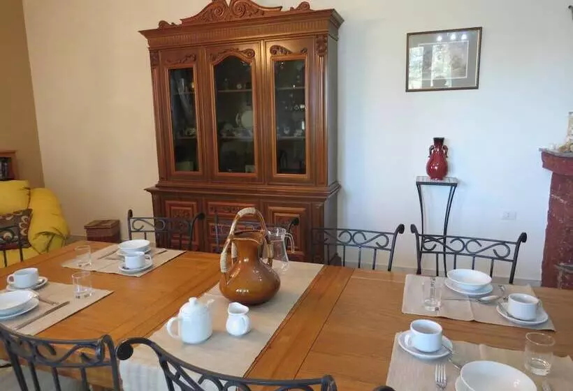 Aamiaismajoitus (B&B) Villa 2 Fields