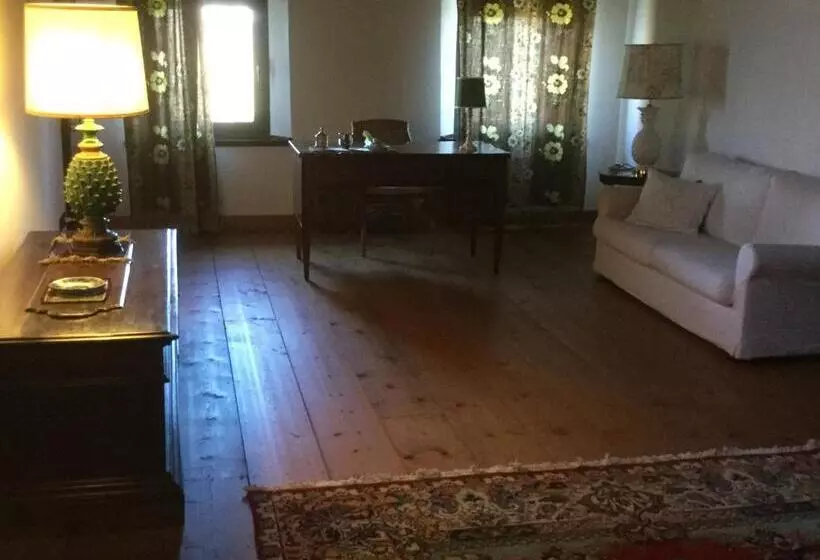 ホテル Agriturismo La Torre