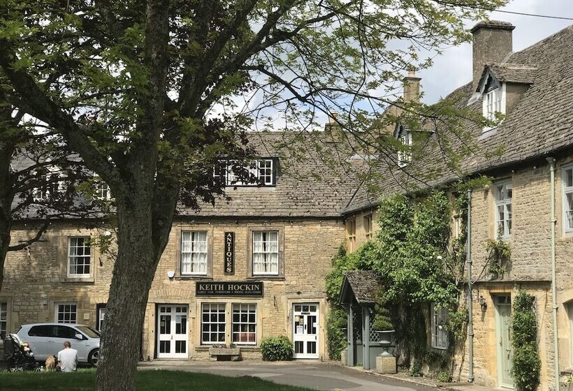 مبيت وإفطار Lucy S Tearoom