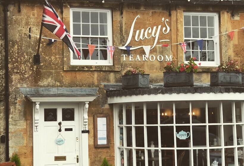 مبيت وإفطار Lucy S Tearoom