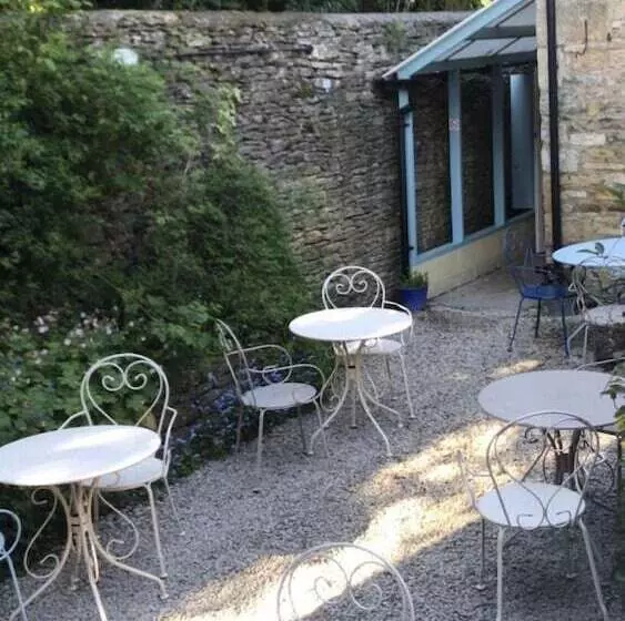 Aamiaismajoitus (B&B) Lucy S Tearoom