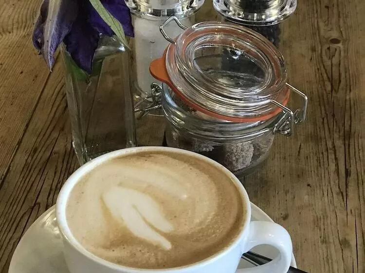 Aamiaismajoitus (B&B) Lucy S Tearoom