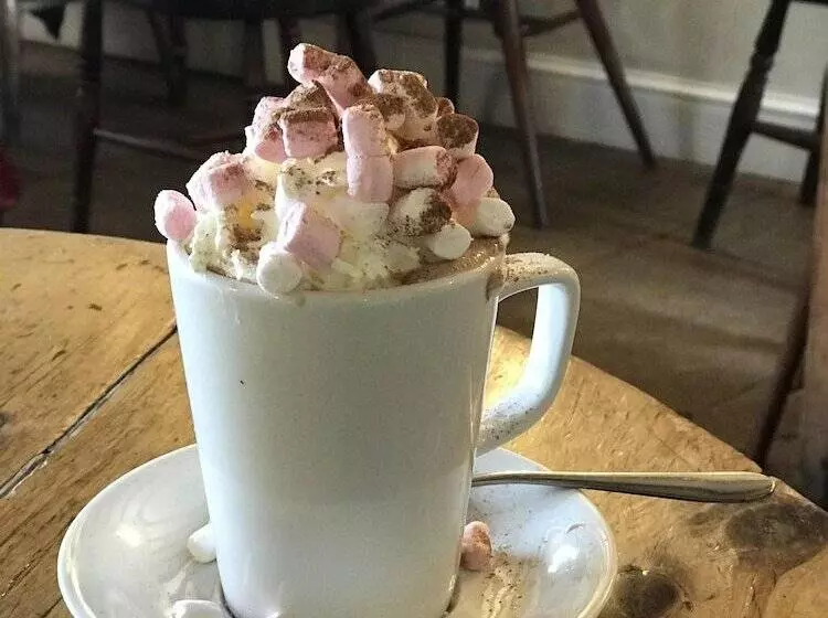 Aamiaismajoitus (B&B) Lucy S Tearoom