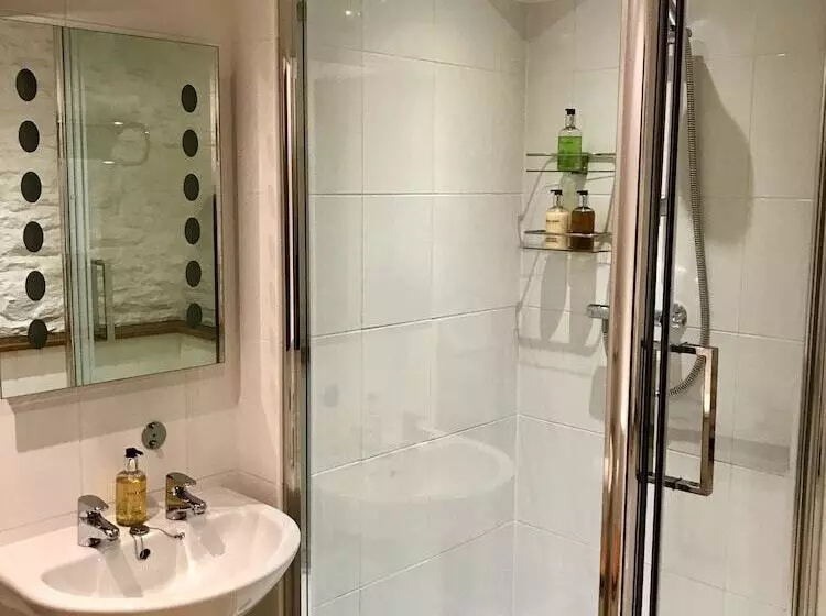 Aamiaismajoitus (B&B) Lucy S Tearoom